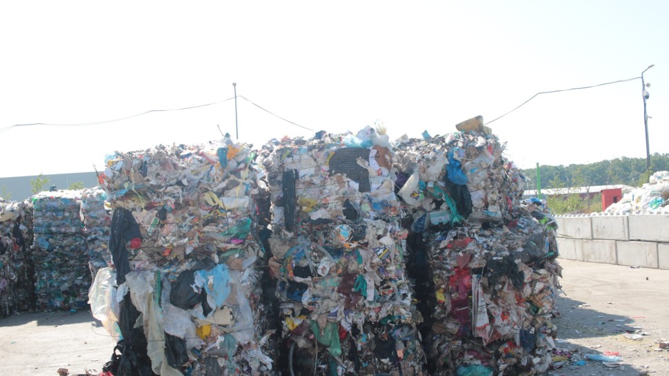 Schimbări importante privind gunoaiele din București A fost votat un nou regulament Resturi alimentare aruncate separat de gunoiul menajer
