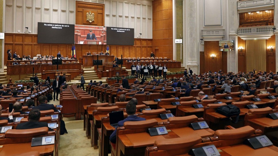 Zi decisivă pentru mai multe proiecte în Camera Deputaților. Sesiune extraordinară în Parlament