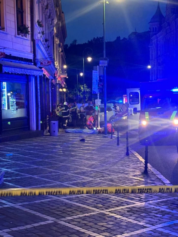 Tragedie în Brașov, o mașină a intrat într-un grup de pietoni aflați pe trotuar. Doi morți și doi răniți grav