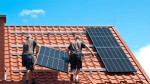 Tot mai mulţi români aleg să stocheze energia produsă prin panouri solare. Anunțul ANRE privind prosumatorii din România