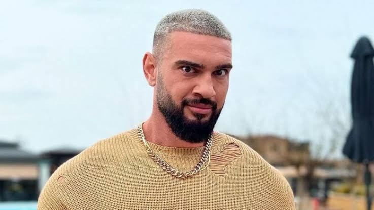 Cât costă o casă complet utilată și mobilată în complexul lui Dorian Popa