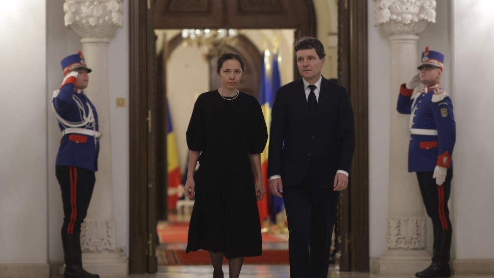 Mirabela Grădinaru partenera președintelui Nicușor Dan și-a publicat declarațiile de avere și de interese În spiritul transparenței și pentru a înlătura orice speculații Document