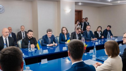Nicușor Dan discurs la Chișinău alături de Maia Sandu și Volodimir Zelenski Pe plan trilateral sunt bucuros că țările noastre colaborează