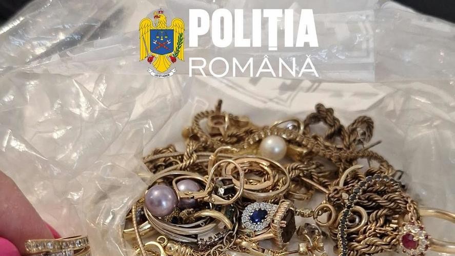 Percheziții de mare amploare într-un dosar de furt calificat. Verificări la locuințele unor persoane între care şi un polițist