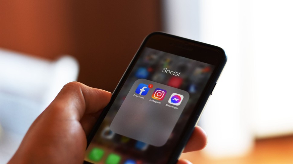 Accesul la platformele Instagram și Facebook va fi limitat pentru tineri. Ce prevede acordul Meta