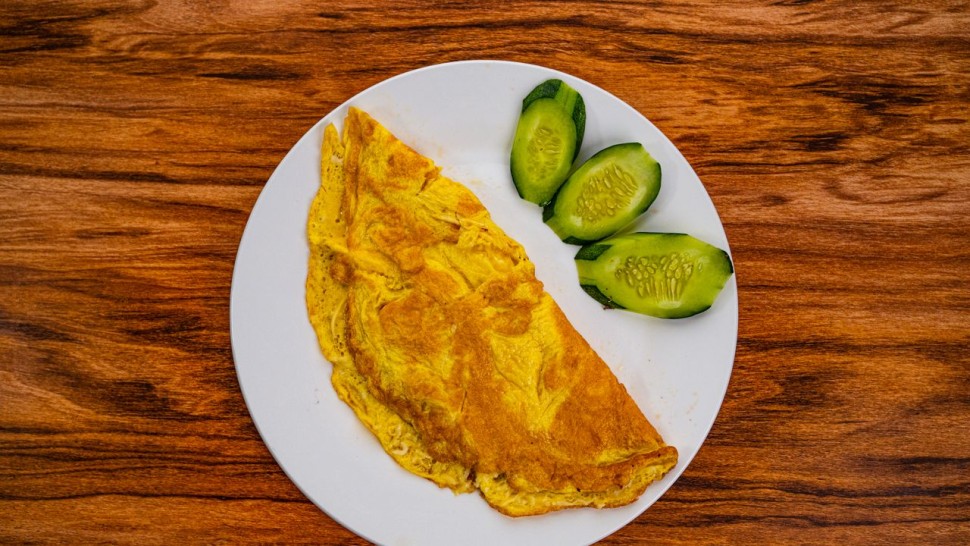 Cum faci o omletă pufoasă care nu se lipește de tigaie