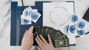 Horoscop 6 august. Ziua în care adevărul iese la suprafață. Zodiile care iau decizii importante și cele care primesc o surpriză neașteptată