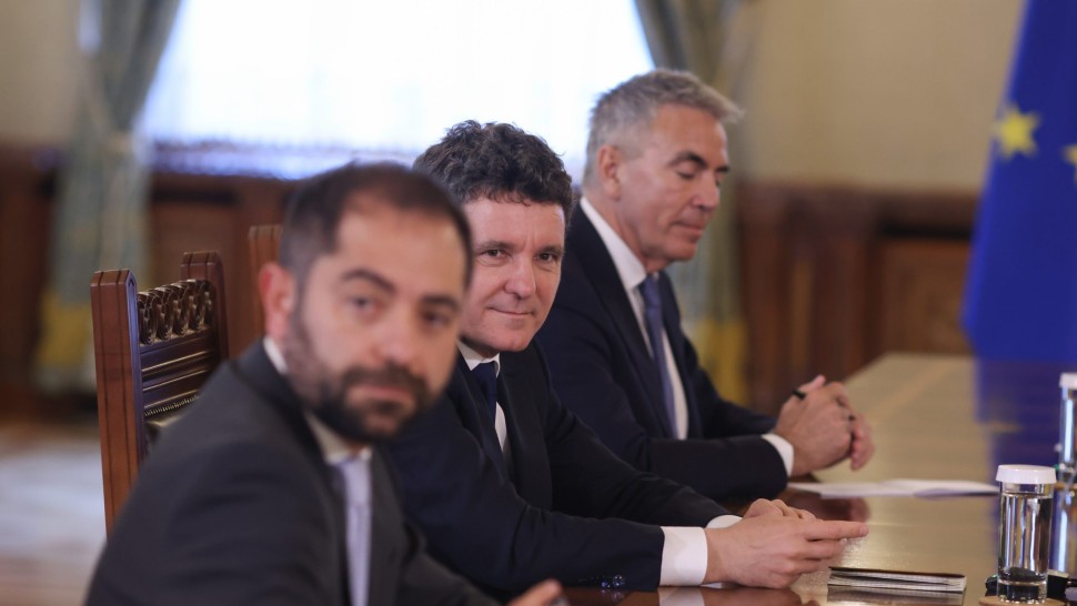 Radu Burnete anunț după consultările de la Cotroceni Liderii partidelor au primit o versiune a proiectului legii salarizării care îndeplineşte obligaţiile asumate prin PNRR şi satisface constrângerile fiscale