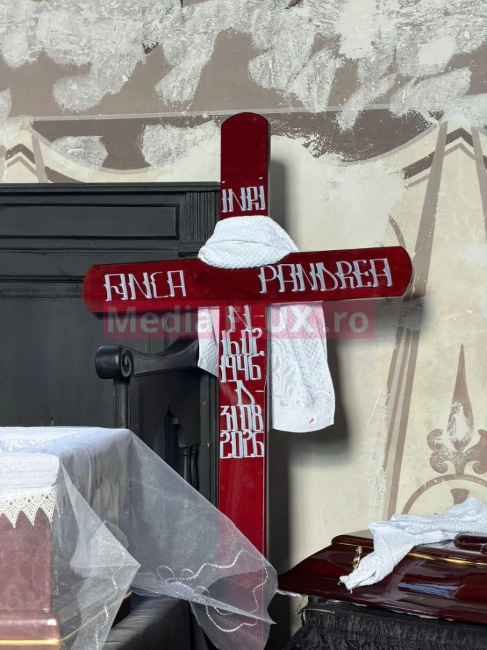 Primele imagini de la priveghiul actriței Anca Pandrea! Marea doamnă a teatrul românesc, înmormântată alături de Iurie Darie