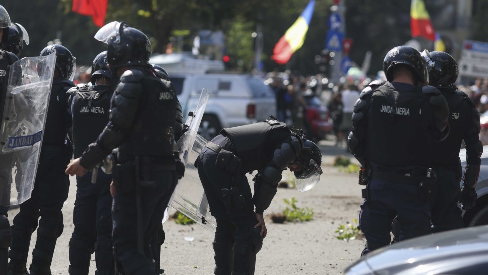 Încă patru agitatori infiltrați la protestul oierilor din Piața Victoriei au fost arestați preventiv