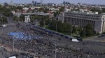 Fermierii care protestează în Capitală spun că merg la ora 10 la Guvern. În lipsa unor negocieri finale aceștia amenință că vor bloca drumurile de pe Valea Oltului și Comarnic