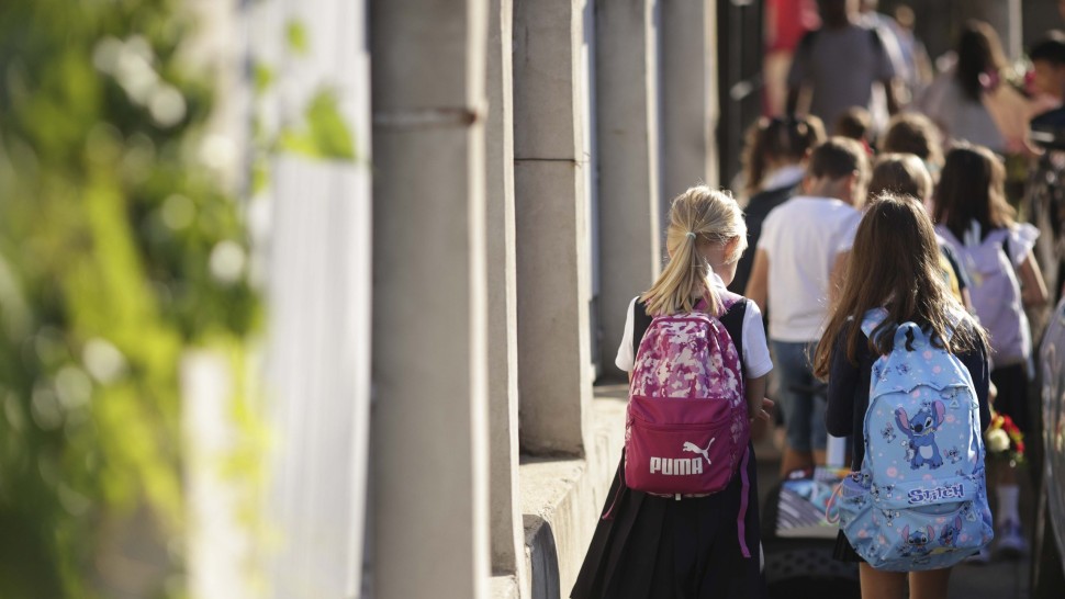 An școlar nou probleme vechi Din nou începe școala cu elevi și profesori sacrificați