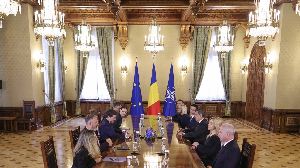 Zi decisivă pentru social-democrați. Consiliul Politic Naţional al PSD se reuneşte pentru a decide dacă va susține Guvernul Mureşan