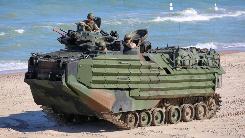 Nouă vehicule amfibii AAV-7 au intrat în dotarea Forțelor Navale Române. Sunt primele din cele 65 comandate din SUA