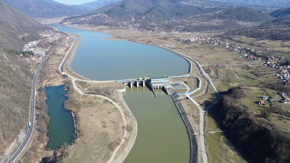 Cinci hidrocentrale vor fi finalizate pe râul Olt. Proiectul a început încă din 1989