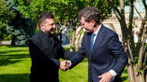 După desemnarea premierului Nicușor Dan a plecat în Ucraina. Președintele s-a oprit și la o mănăstire din Suceava Video