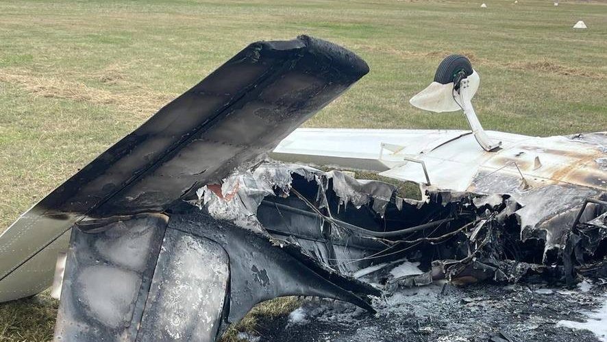Avion de mici dimensiuni prăbușit pe aerodromul din Iaşi Pilotul a fost rănit