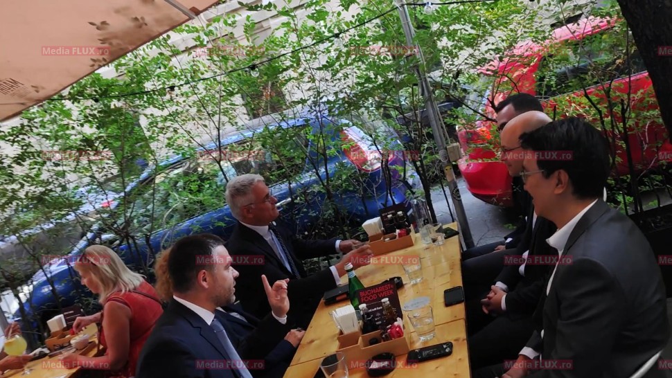 Ciucu întâlnire de grad zero în dosul Primăriei Capitalei | Foto Exclusiv