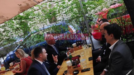 Ciucu întâlnire de grad zero în dosul Primăriei Capitalei | Foto Exclusiv