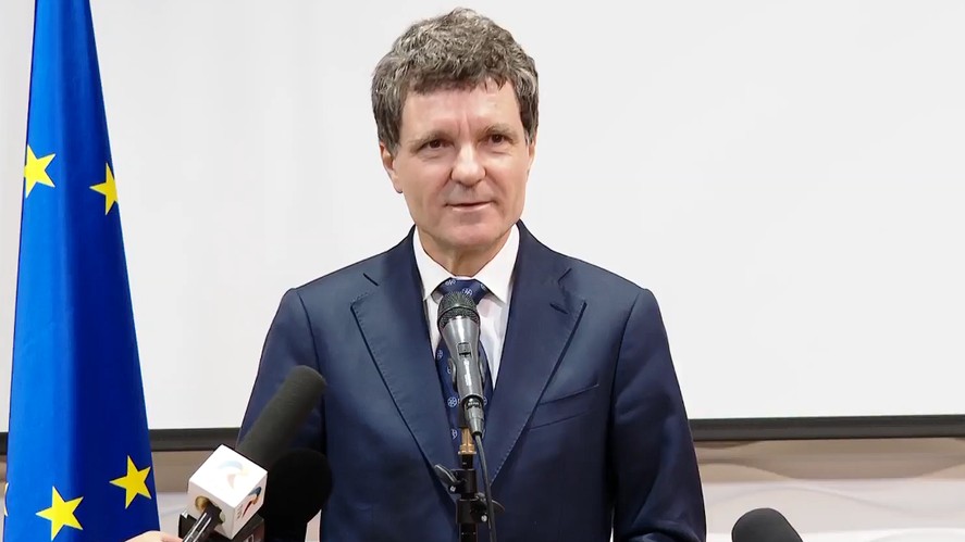Nicușor Dan a ajuns în America Participare la Summitul Comunității Române din SUA România a lăsat gustul amar al promisiunilor neîndeplinite