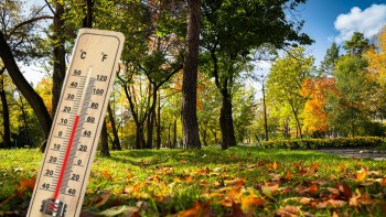 Toamna se lasă așteptată. ANM a emis prognoza meteo pe 4 săptămâni. Ce temperaturi vor fi până pe 5 octombrie