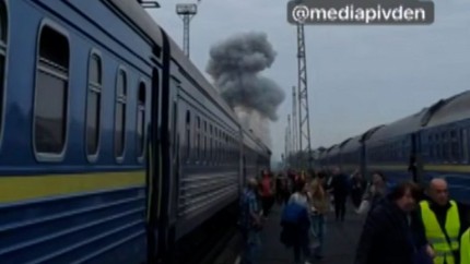 Atacuri ale Rusiei în Ucraina la granița cu Polonia Trenul în care se aflau Boris Johnson și un fost șef CIA evacuați | Video