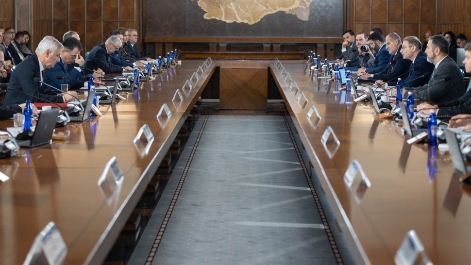 Zeci de prefecți și subprefecți au fost înlocuiți din funcție. Lista completă a numirilor făcute de premier