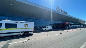 Alertă cu bombă la Aeroportul din Chișinău. Pasagerii au fost evacuați de urgență