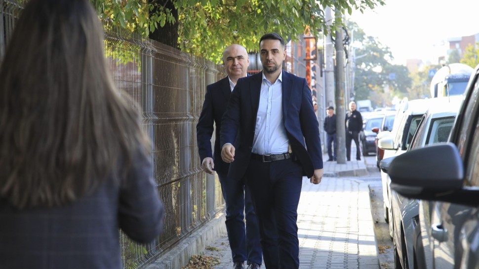 Premierul interimar Ilie Bolojan audiat la DNA Iași. Oficialul martor în dosarul omului de afaceri Fănel Bogos | Foto