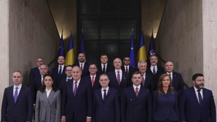 Update Luca Niculescu prezent la preluarea mandatelor de către mai mulți miniștri. Premierul la sediul Ministerului Apărării Prioritatea zero a României este apărarea teritoriului său