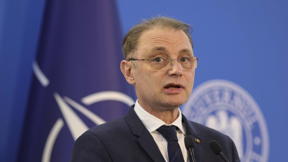 Luca Niculescu Investiția în oameni este una dintre prioritățile acestui guvern. Nu cred că trebuie să le cerem tinerilor să aleagă între România și restul lumii