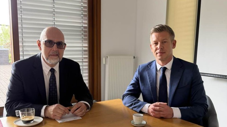 Peter Magyar a eliminat fundația fondată de UDMR din obținerea cetățeniei ungare de către maghiarii români. Eurotrans pierde finanțarea Ungariei