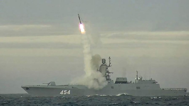 Securitatea navelor în Marea Neagră. Bulgaria cheamă România și Turcia să găsească soluții împreună