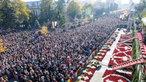 Peste 10.000 de pelerini au ajuns la Iaşi pentru a se închina la Sf. Cuvioasă Parascheva. Măsuri anunțate chiar înainte de debutul pelerinajului