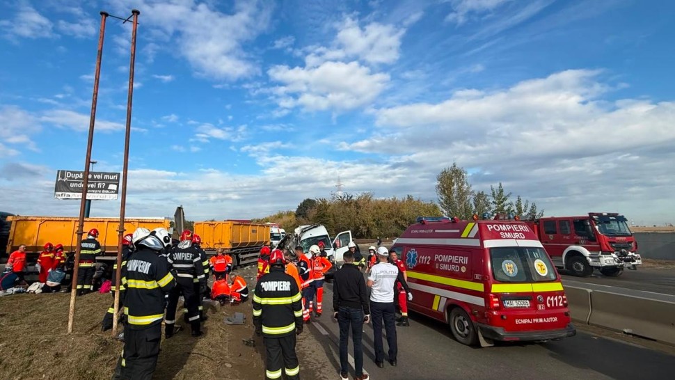 Accident cumplit în Buftea. 16 persoane sunt implicate dintre care două au decedat