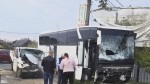 Update Autobuz în care se aflau 37 de persoane implicat într-un accident pe DN1 în Ciolpani după ce s-a izbit cu o autoutilitară. O victimă transportată cu elicopterul la spital