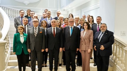Ilie Bolojan întâlnire cu ambasadorii statelor membre ale UE. Măsurile adoptate de Guvern pentru echilibrarea situației bugetare și corectarea deficiențelor prezentate diplomaților