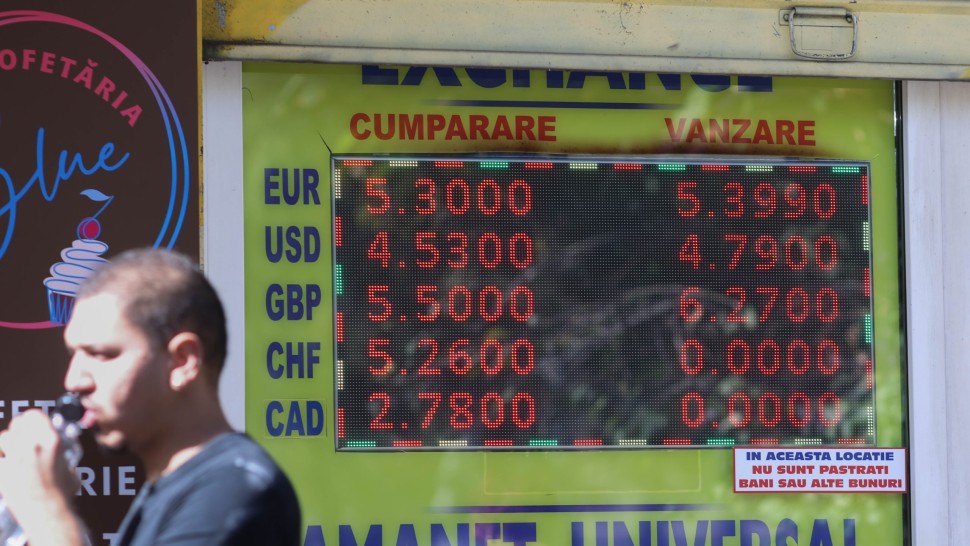 Nou maxim istoric pentru leu în raport cu euro Depreciere puternică a monedei naționale. Un euro a ajuns la 53527 lei