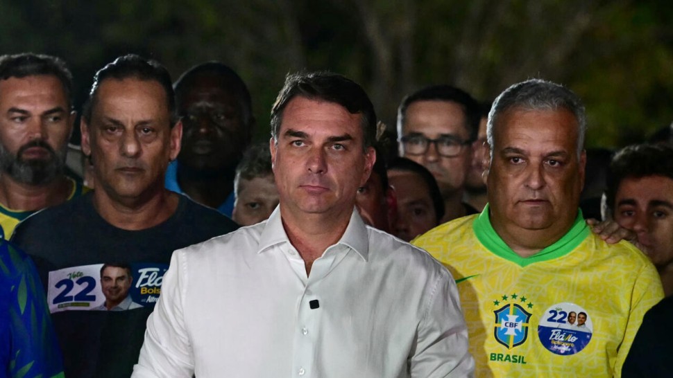 Flavio Bolsonaro și familia sa au fugit din Brazilia la bordul unui avion în urma înfrângerii sale la alegerile prezidențiale. Politicianul a ajuns în SUA