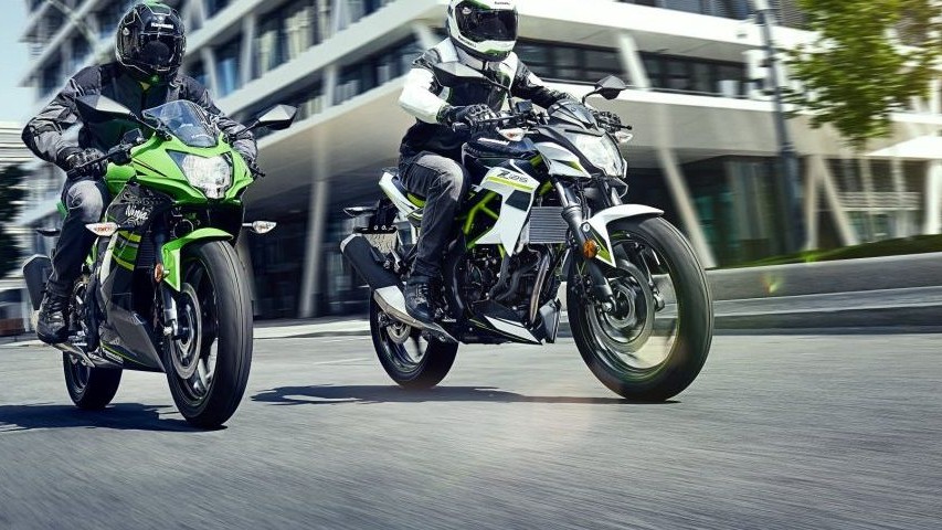 Camera Deputaților a decis. Conducătorii de Conducătorii de motociclete şi mopede pot utiliza benzile de transport în comun