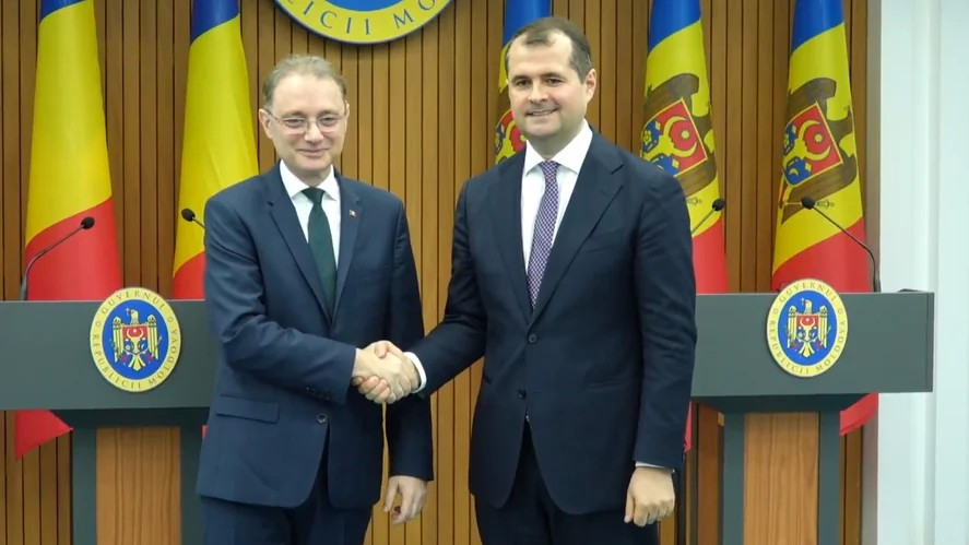 Luca Niculescu declarații comune cu premierul de la Chișinău Angajament constant pentru o Republică Moldova mai stabilă mai sigură mai bine conectată la România și la UE. Anunțul lui Vasile Tofan Video