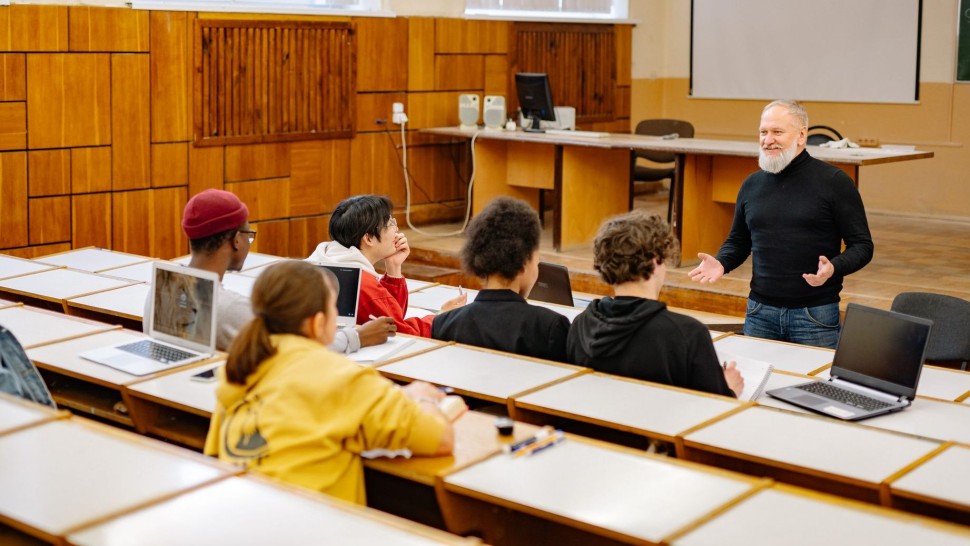Sindicatele din Educație cer măsuri împotriva violenței din școli. Se solicită protecţia angajaţilor şi a copiilor