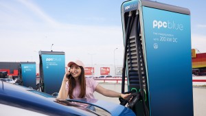 PPC blue şi OSCAR Downstream extind infrastructura de încărcare pe autostrada Moldovei 30 de stații pentru vehicule electrice dintre care 14 pentru transportul greu