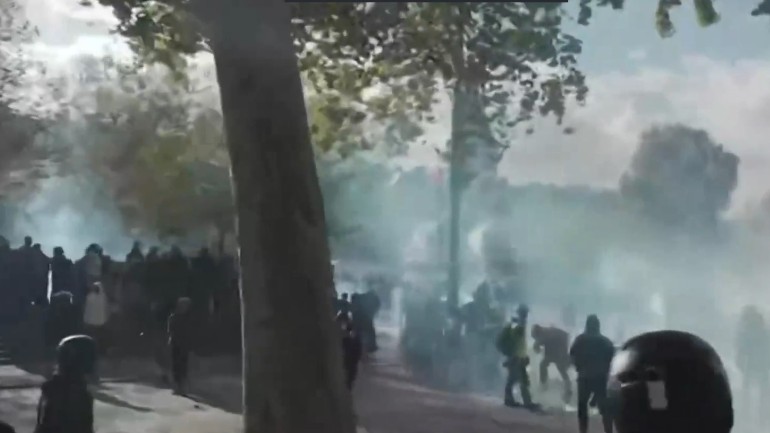 Proteste violente în Franța. Au fost arestate peste 160 de persoane Video