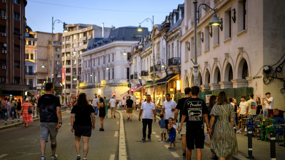 Penultimul weekend Străzi Deschise. Instalații urbane parade și tururi ghidate pe Calea Victoriei din Capitală