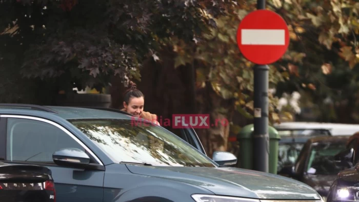 Victor Ponta și iubita, tandrețe în public