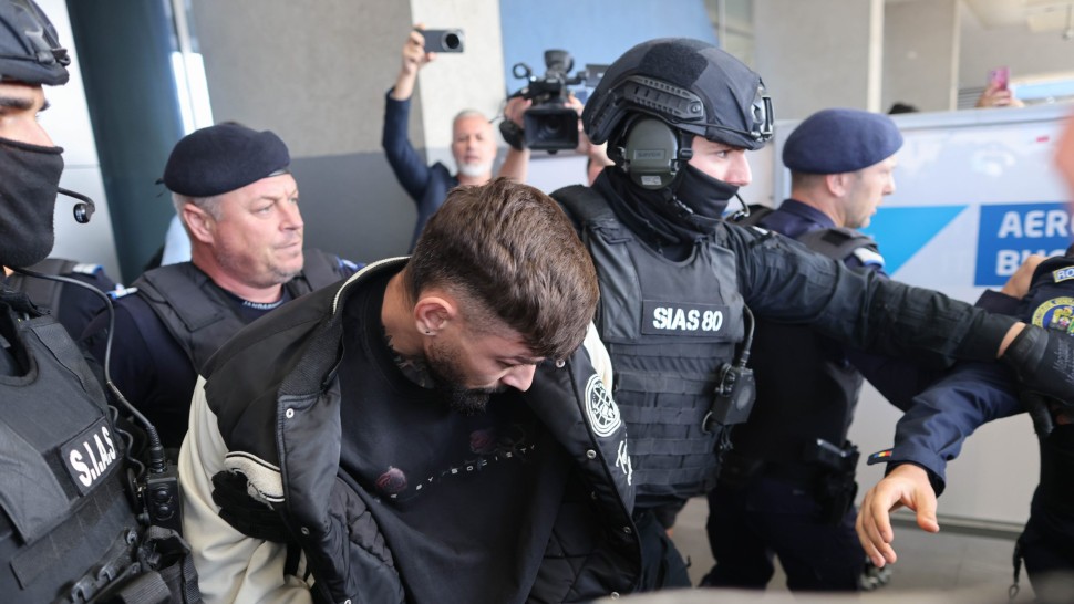 Iubitul tinerei care a fost găsită moartă într-o valiză pe râul Olt a fost dus în țară din Elveția unde s-a predat acum câteva zile
